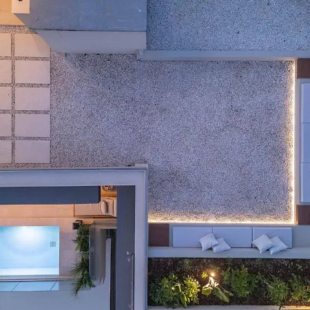 아파트 White Pearl - Private Pool -roof Garden - Penthouse Duplex 하니아